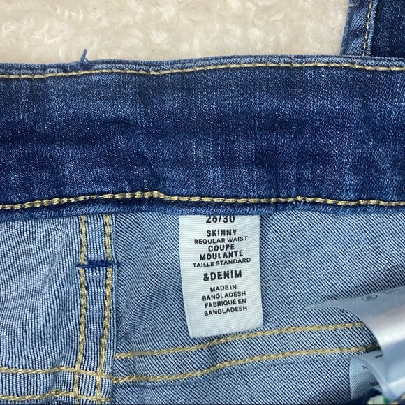 H&M &Denim Skinny Jeans Size 26, 30” inseam - Picture 4 of 8